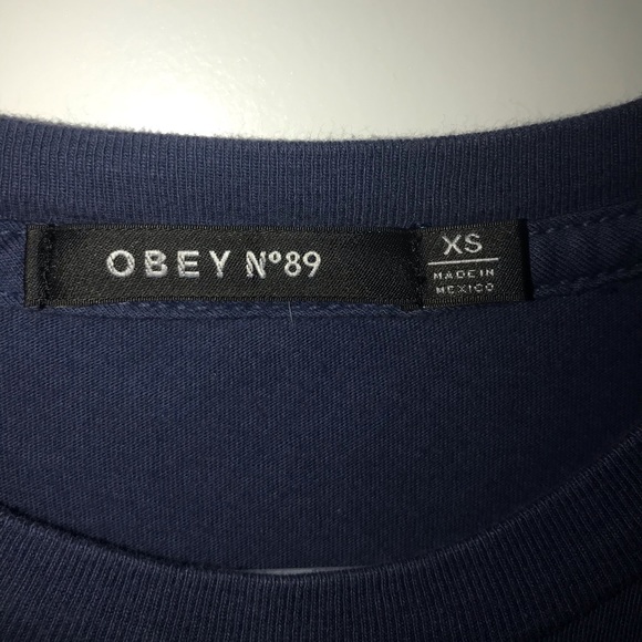 Obey short sleeve shirt size XS - Picture 2 of 2